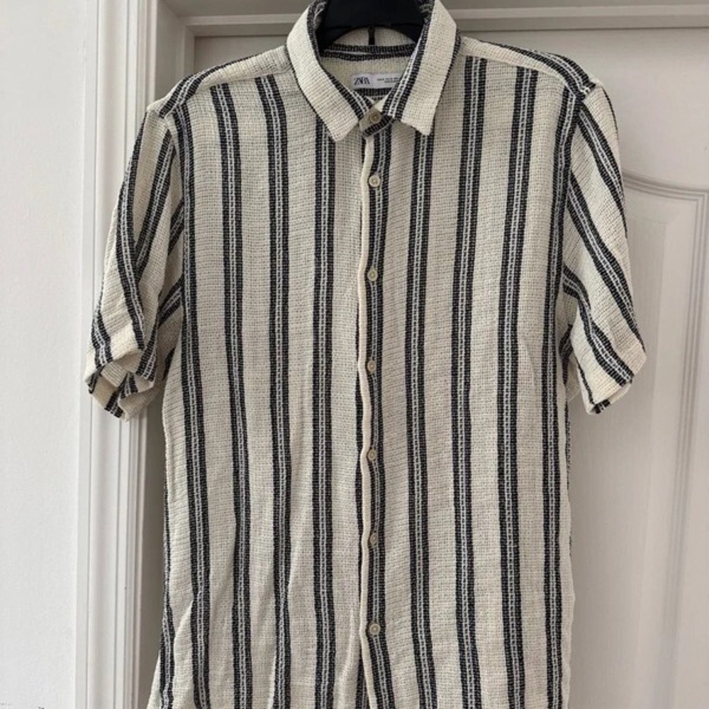 Zara Short-Sleeve Button-Up Shirt in Cream and Black Stripes